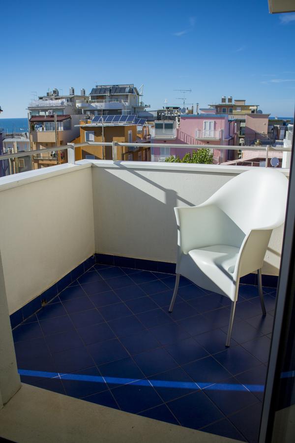 Residence Adriatico Gabicce Mare Buitenkant foto