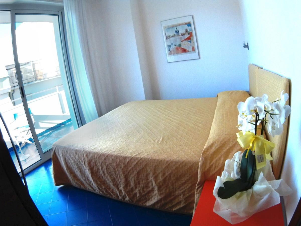 Residence Adriatico Gabicce Mare Buitenkant foto